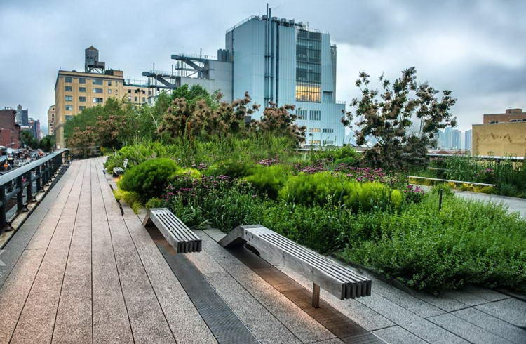 Giardini su terrazzi sopraelevati.